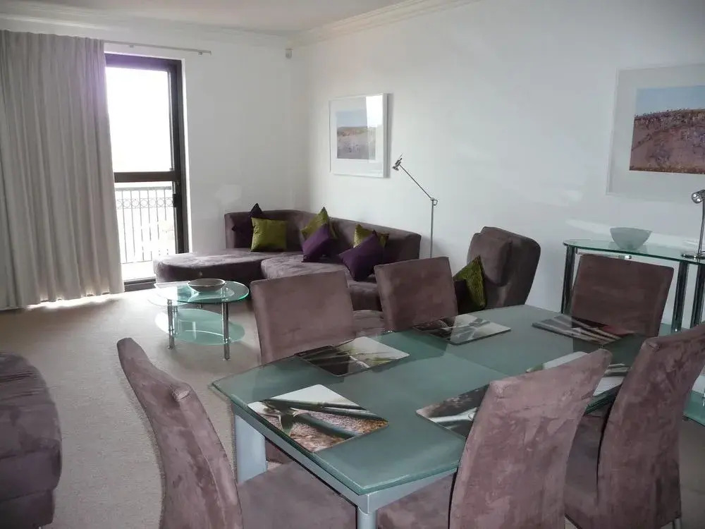 City Escape 2BD in Adelaides East End 4