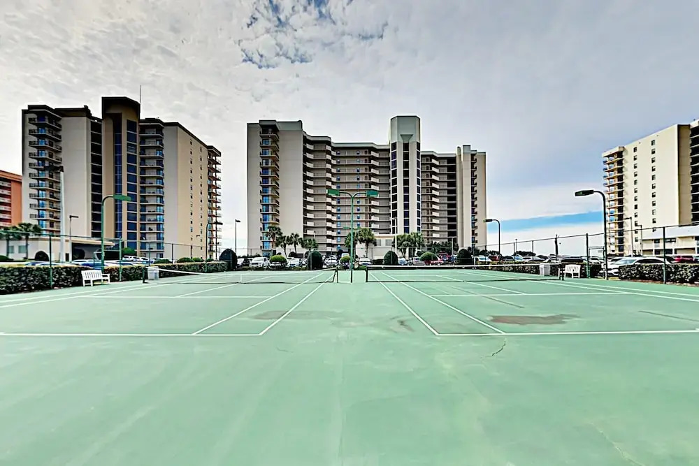 Gulf-view Corner - Balcony, Pools & Hot Tubs 3 Bedroom Condo