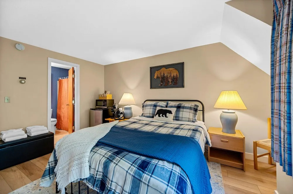 Fall Line Small Studio - Perfect For Two - On Shuttle Route W/ Amenities G6a 1 Bedroom Condo