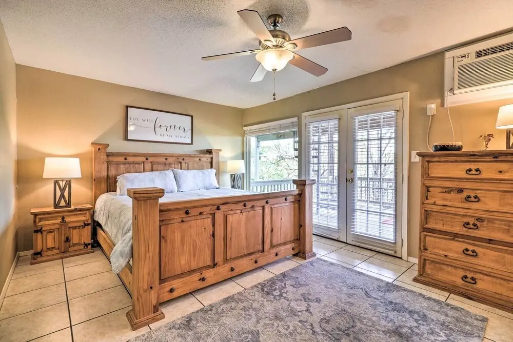 Lakefront Home w/ Point Venture Golf Access