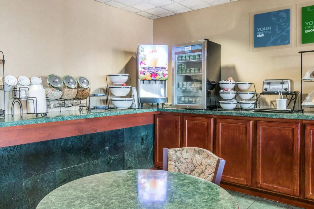 Comfort Inn & Suites Maumee - Toledo I80-90