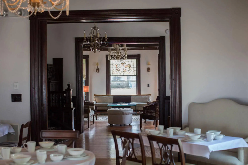 Sparrow Grove Manor