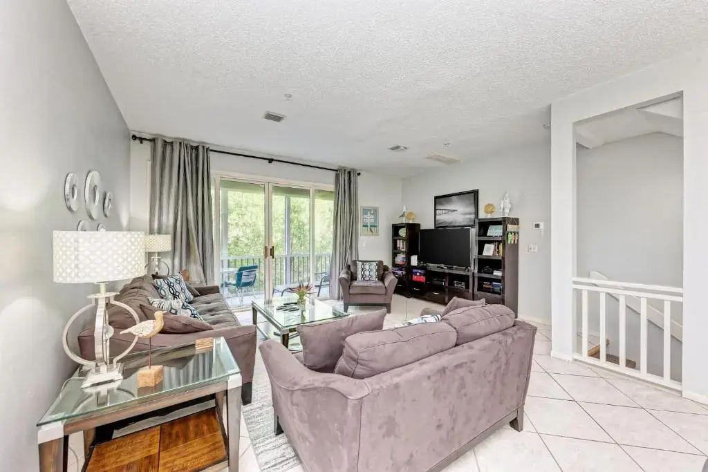 Longboat Key Cedars Beach House-pet Friendly-2 Minute To The Beach