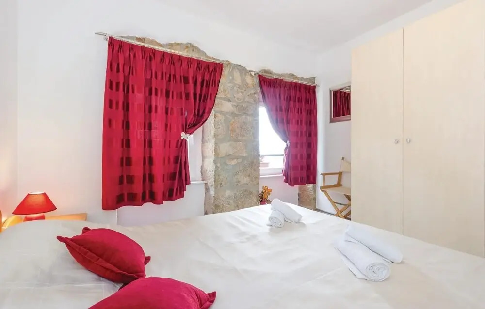 Amazing Home in Medveja with Hot Tub, WiFi & 4 Bedrooms
