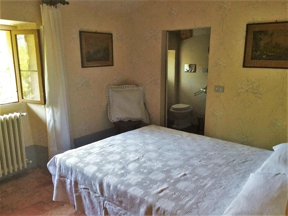 Villa Lucia Laglio with private lake access