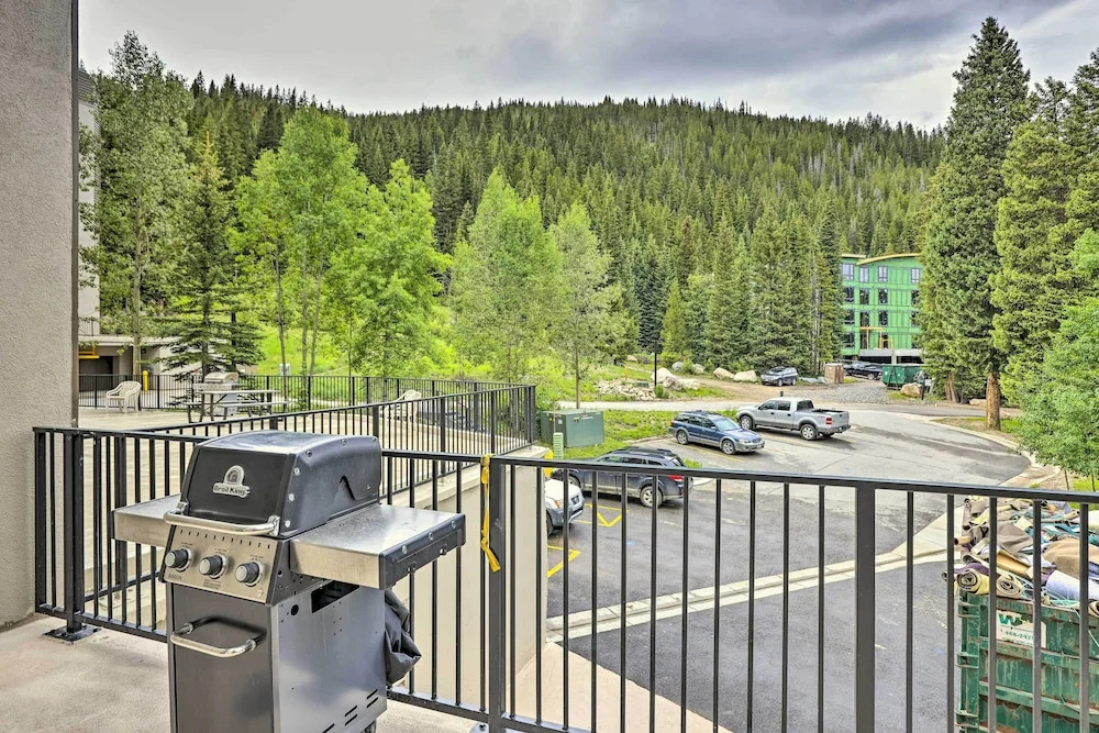 Ski-in/ski-out Studio at Winter Park Base!