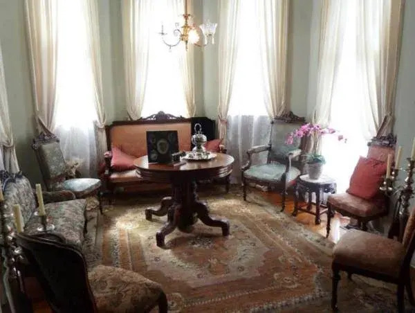 HH Whitney House - A Bed & Breakfast on the Historic Esplanade