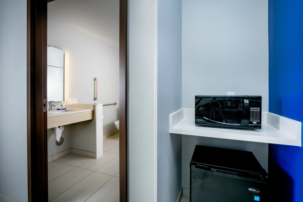 Holiday Inn Express & Suites - Bend South by IHG