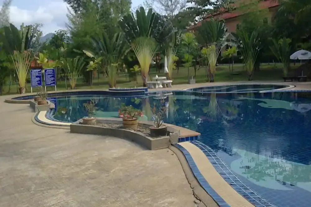 Golden Cliff Beach Resort (SHA Extra Plus)