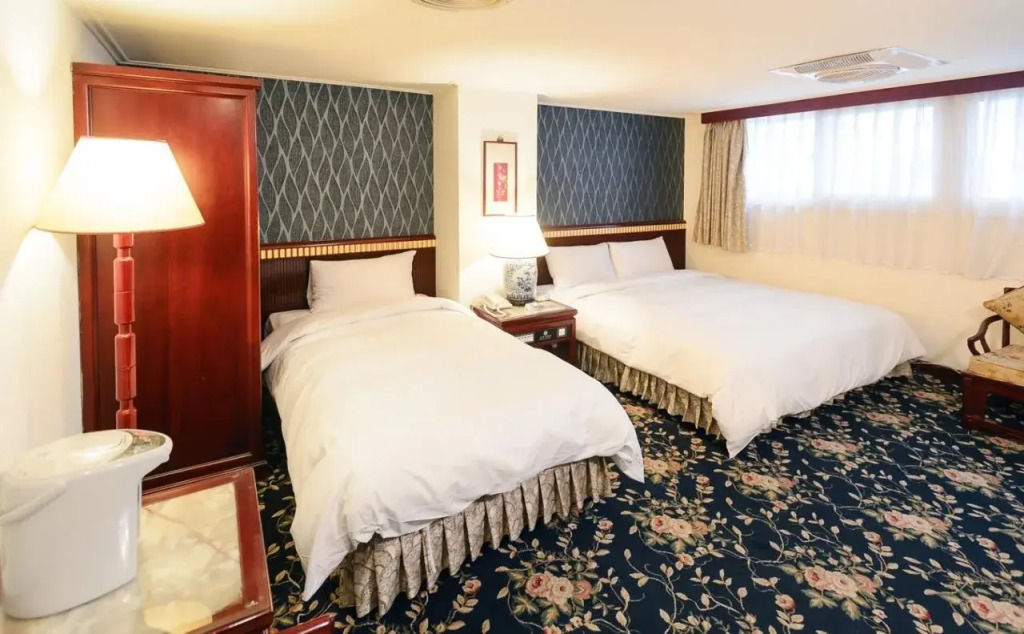 Kiwi Express Hotel MRT Wen Xin (Feng Jia Branch 1)