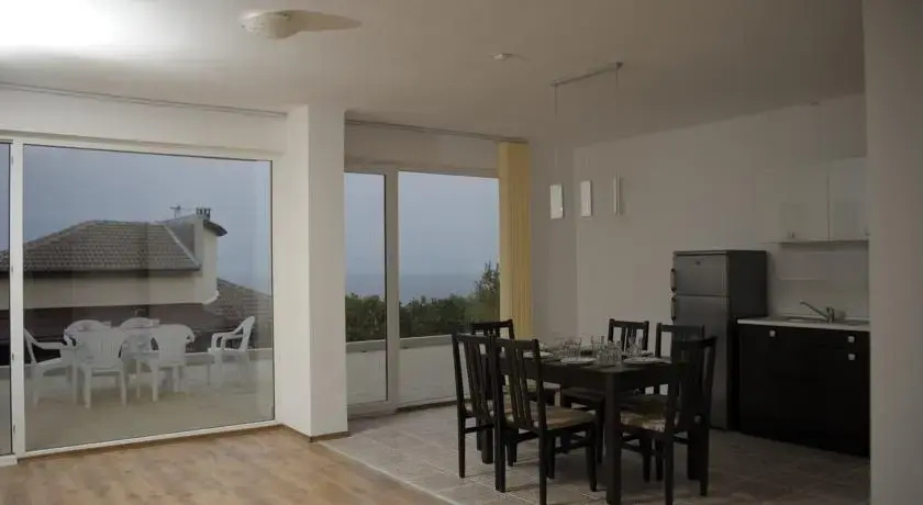 Momchil Villas