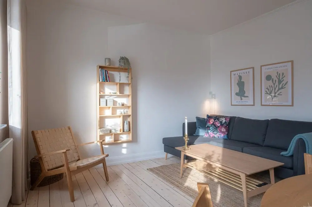 Apartment Sleeps 2 With Free Parking
