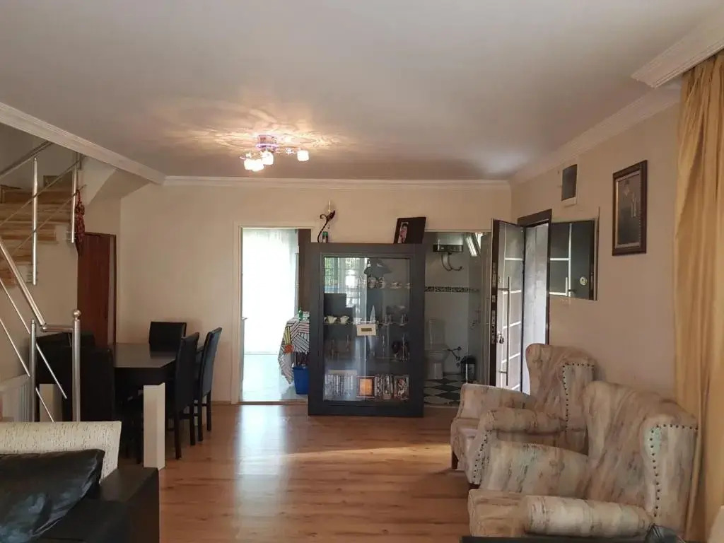Alaçatı'da Bahçeli 3+1 Villa