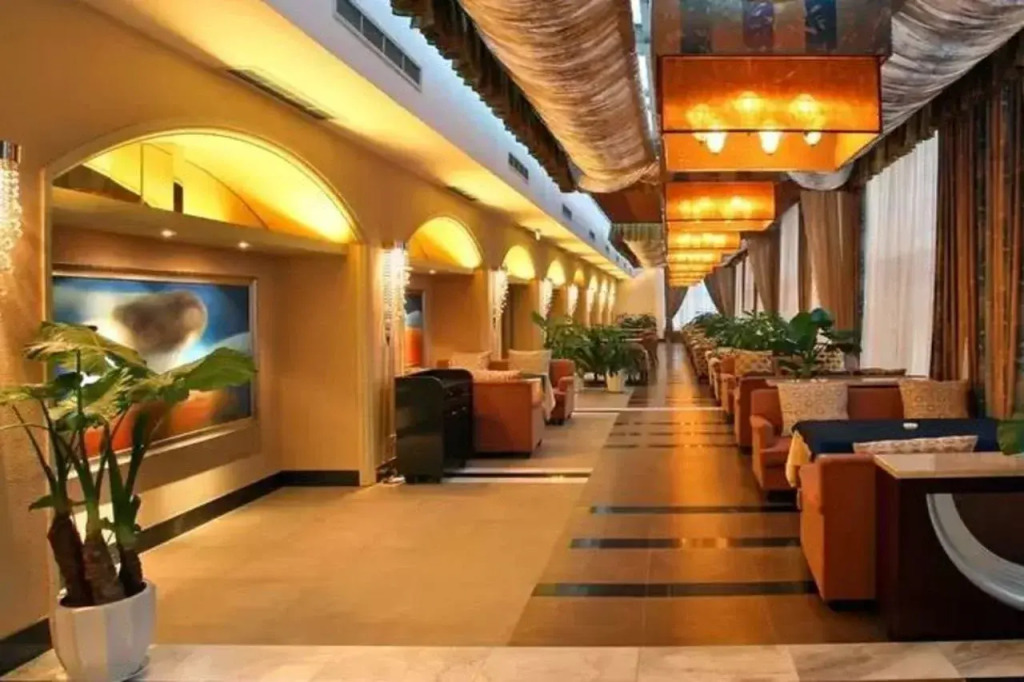 Rainbird International Hotel