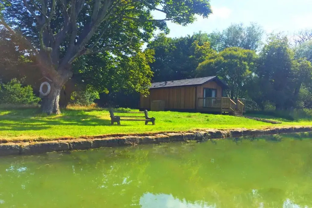 The Lodge by the Lake, Dunbar