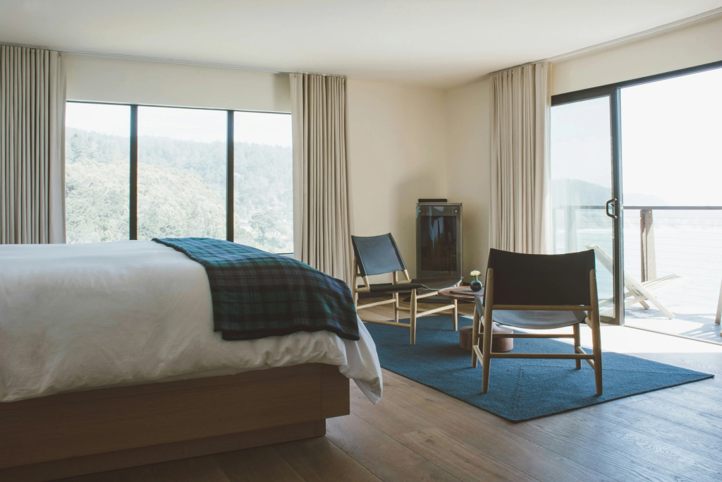 Timber Cove Resort