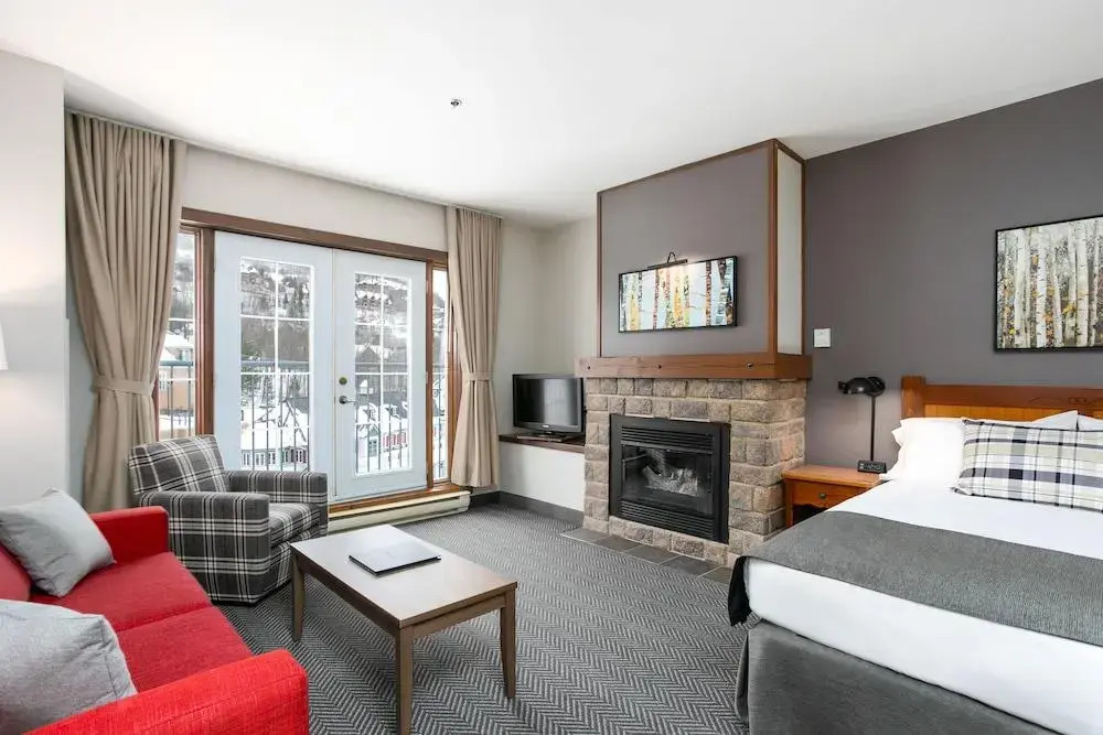 Les Suites Tremblant La Tour Des Voyageurs