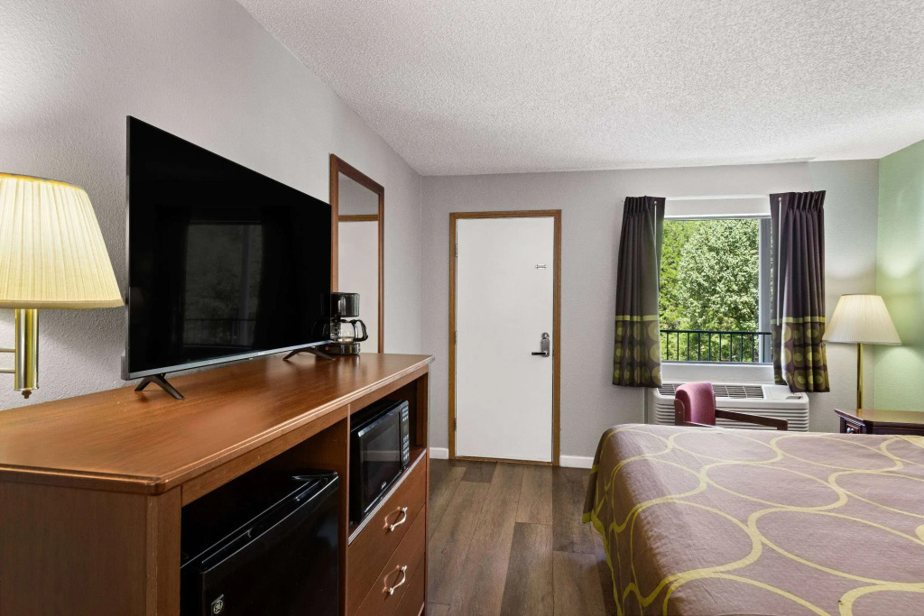 Super 8 by Wyndham Branson - Shepherd of the Hills Exwy