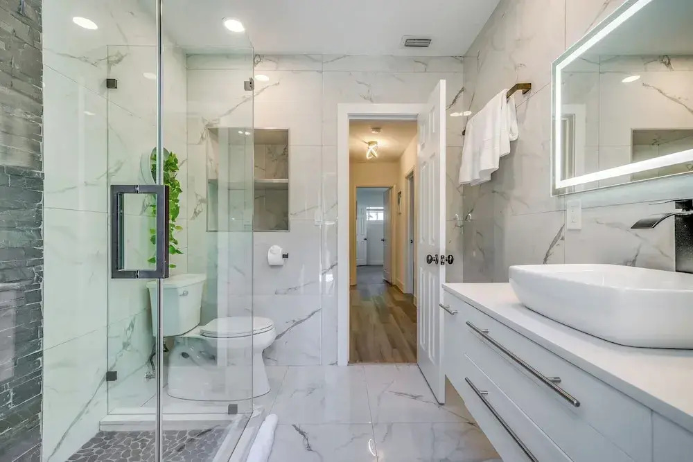 Friendly Fox Luxury Home with Pool & Spa