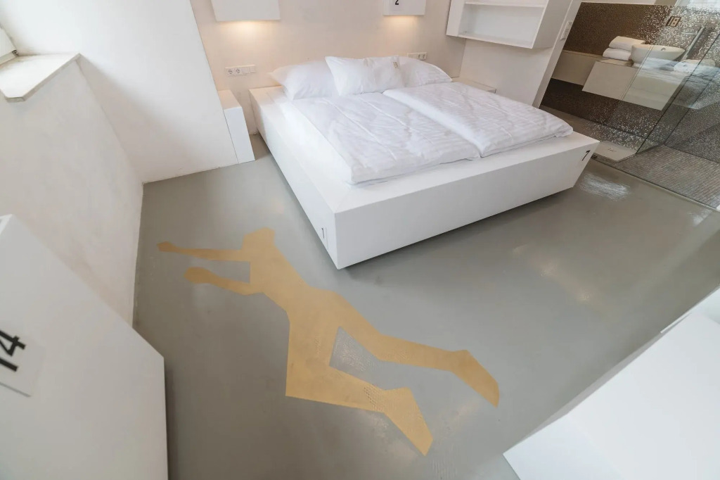 18Arts Hotel - Living in a Gallery