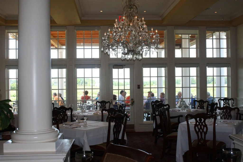 Riverbend Inn & Vineyard