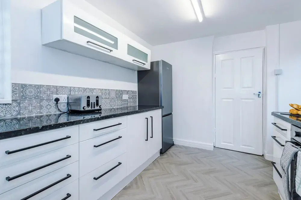 2 Droylsden Road