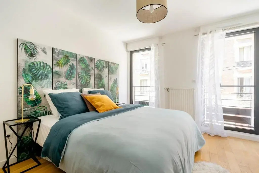 3 p 60 M2 Lesapparts Paris-Clichy terrasse équipée et wifi gratuit