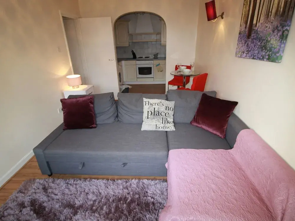 Richmond Court Apartment by Cardiff Holiday Homes