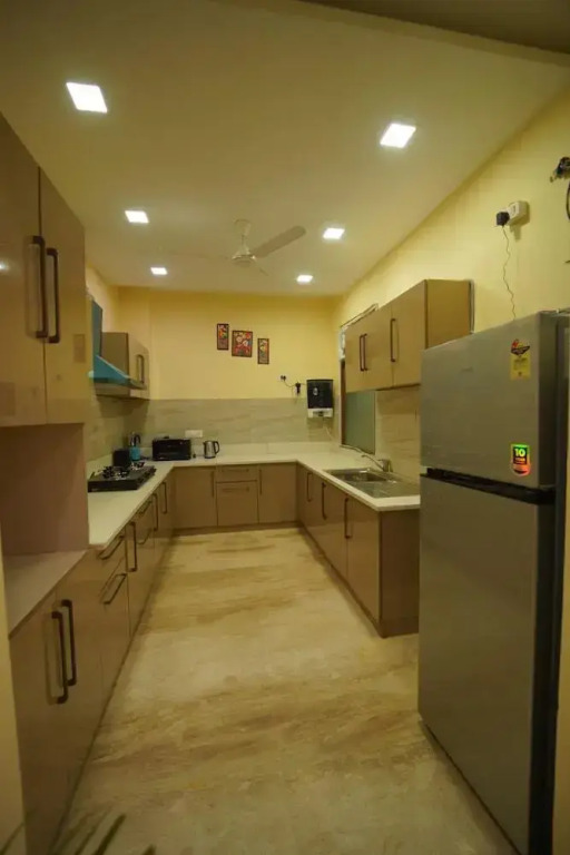 Lime Tree 3BHK Serviced Apartments DLF 5