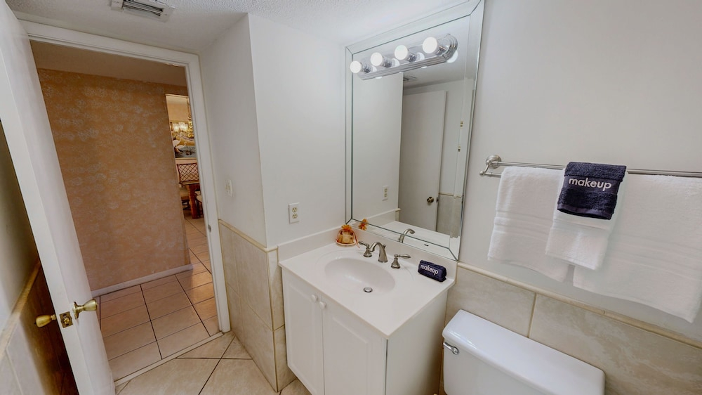 Shoreline Towers 3053 2 Bedroom Condo
