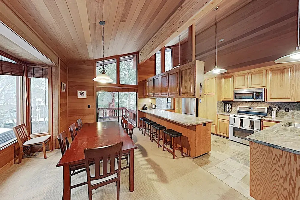 Amazing Dollar Point , Walk To Beach! 4 Bedroom Home
