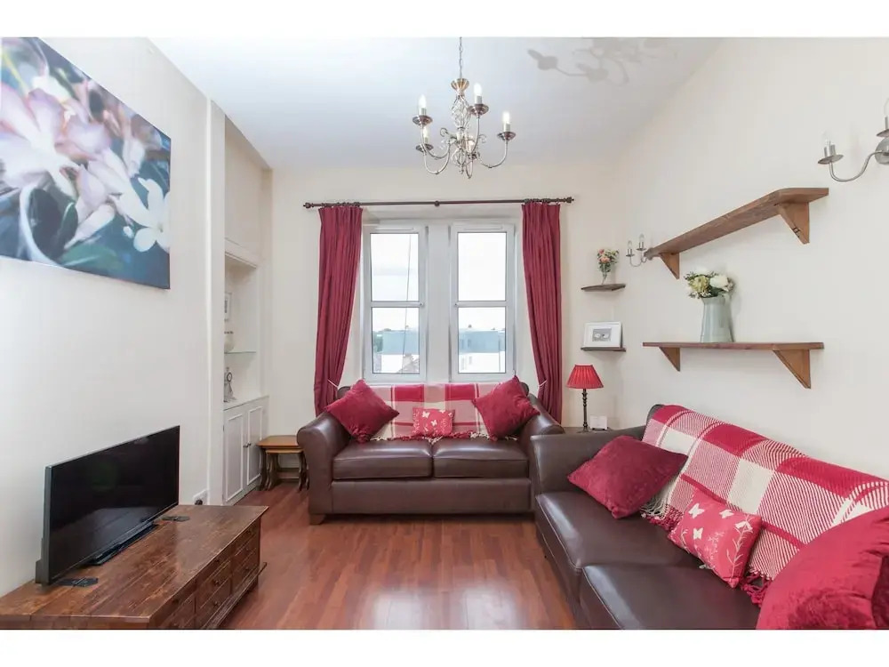 Homely Tenement for 4 Near Botanic Gardens