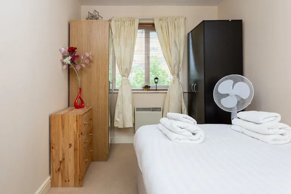 3 Bedroom Flat Near Canary Wharf