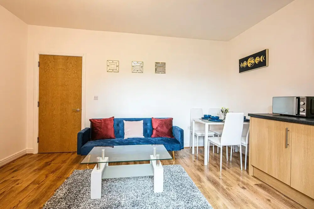 Cosy 1 Bedroom Private Patio by Opulent