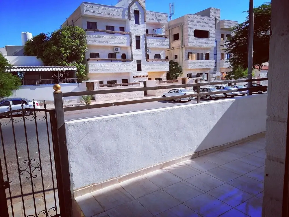Al Hawari Apartments - Al Farouk Street