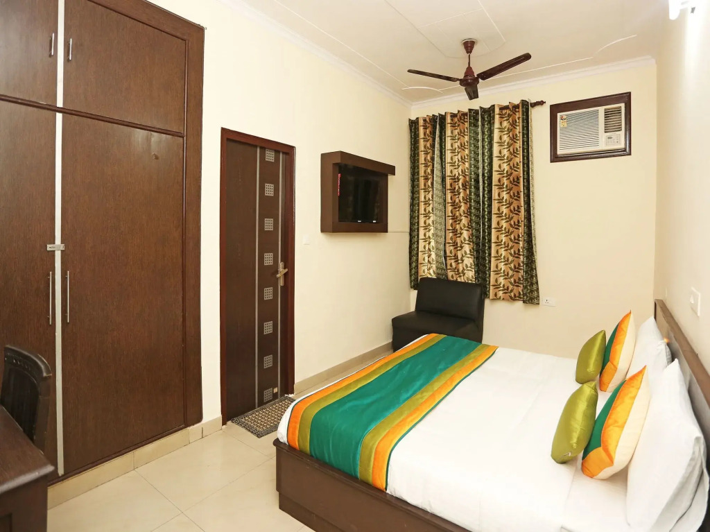 OYO 15929 Comfort Residency