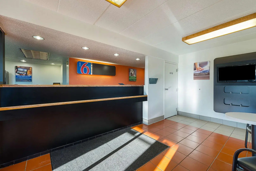 Days Inn by Wyndham Cincinnati I-71