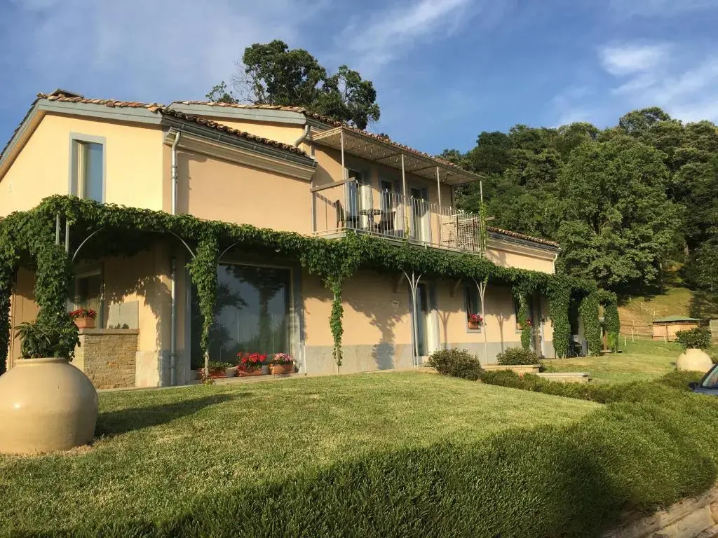 CASCINA SERRA ECO-HOUSE beb