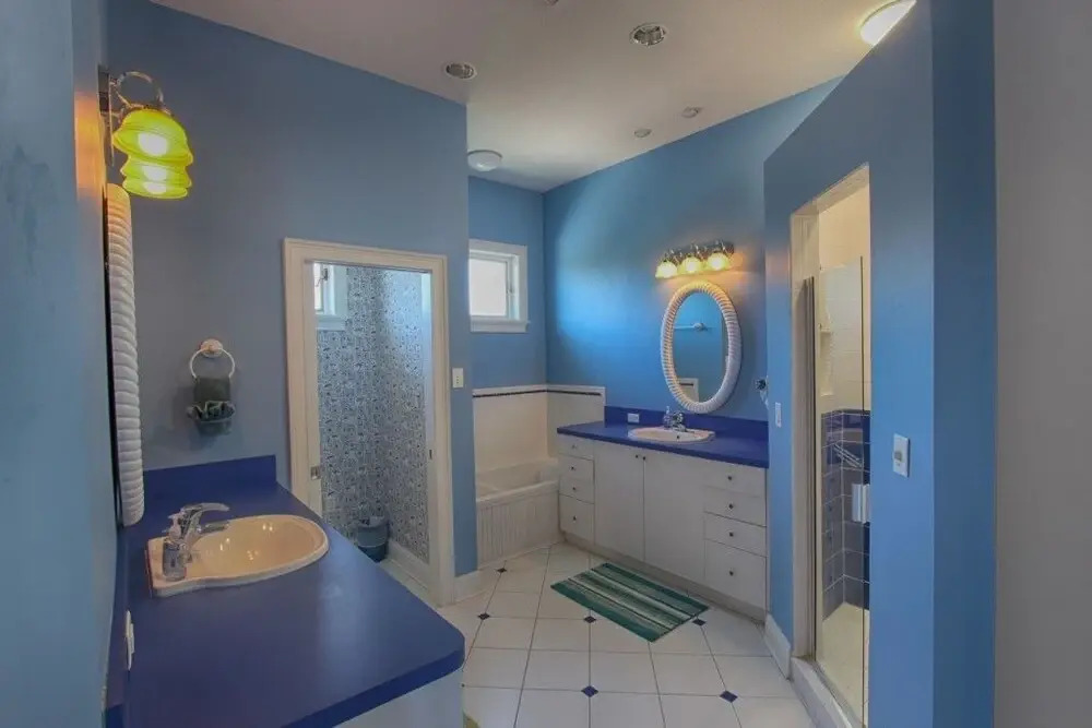 Beachcomber's Luxury - 5 Br home by RedAwning