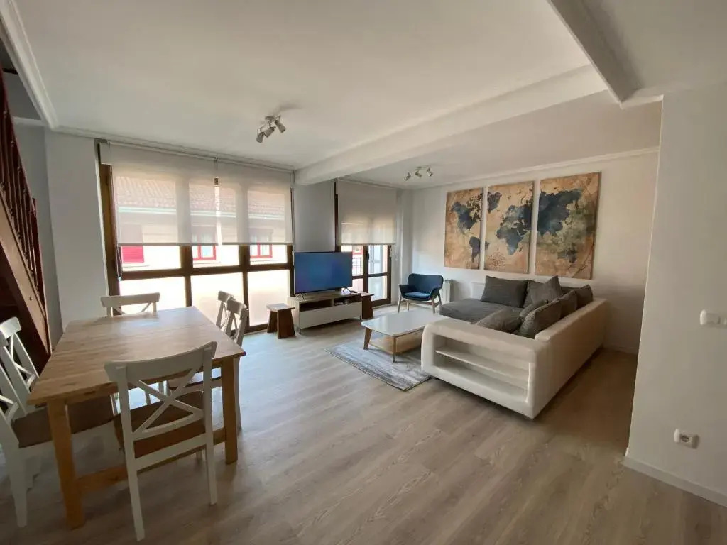 Precioso Apartamento A Estrenar En El Centro De Ezcaray 6-8 Pax