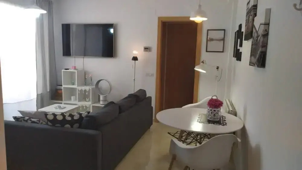 New and Beautiful Apartment in a Quiet Area Very Close to the Beach