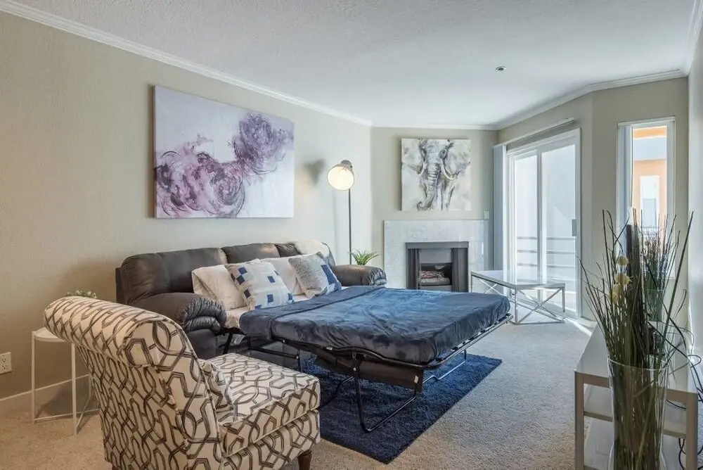 Luxury Suite, Heart of Hollywood, offered by Short Term Stay