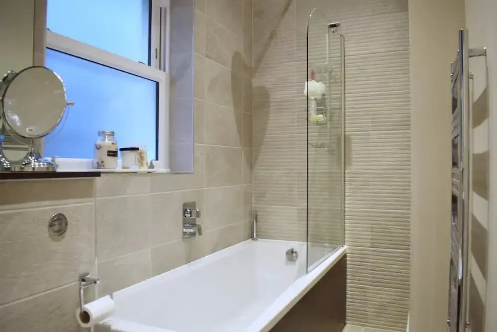 Modern 2 Bedroom Flat Central to Wimbledon