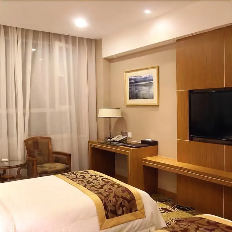 Lanze Holiday Hotel