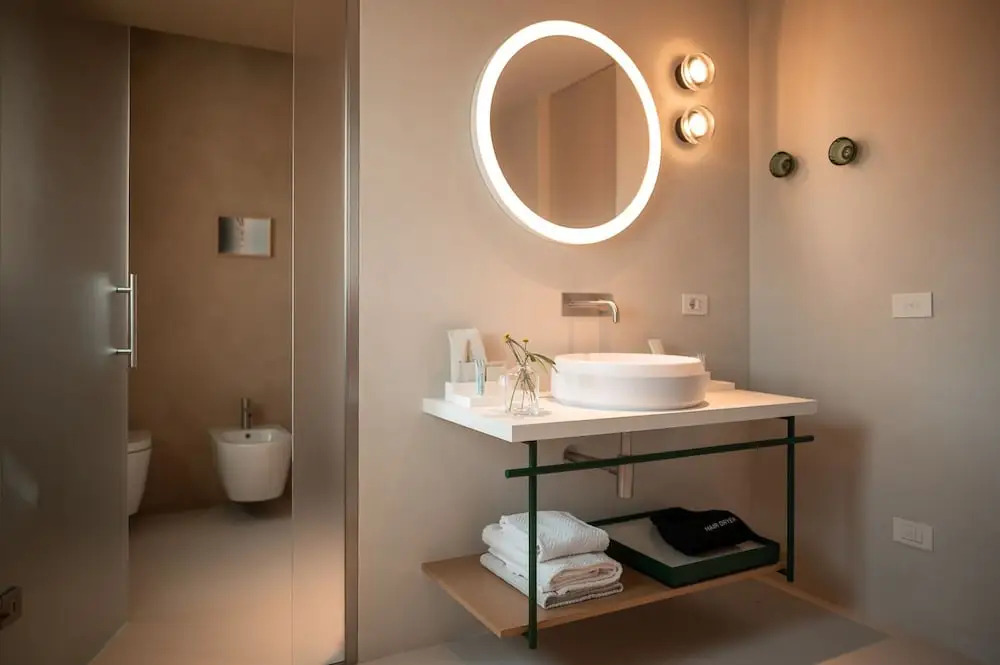Laguna Faro Suites