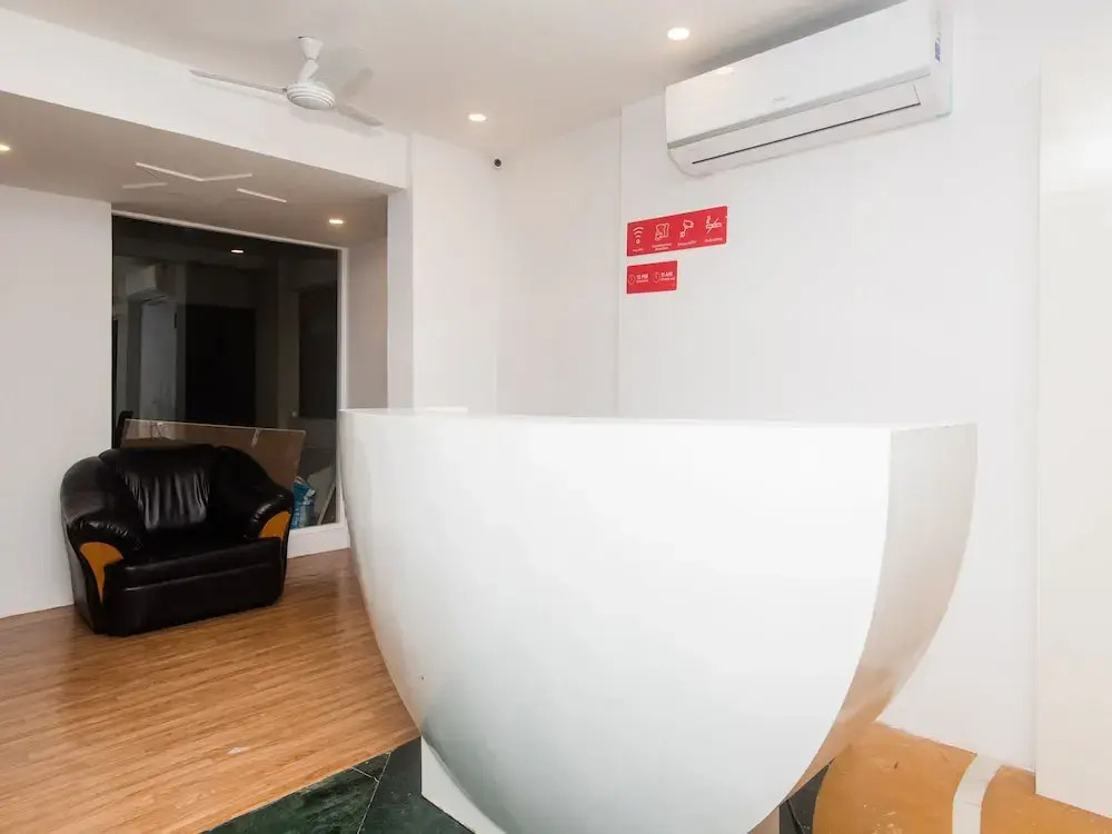 OYO 15119 Vista Service Apartment