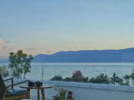 Wind and rain said sea view beauty villa