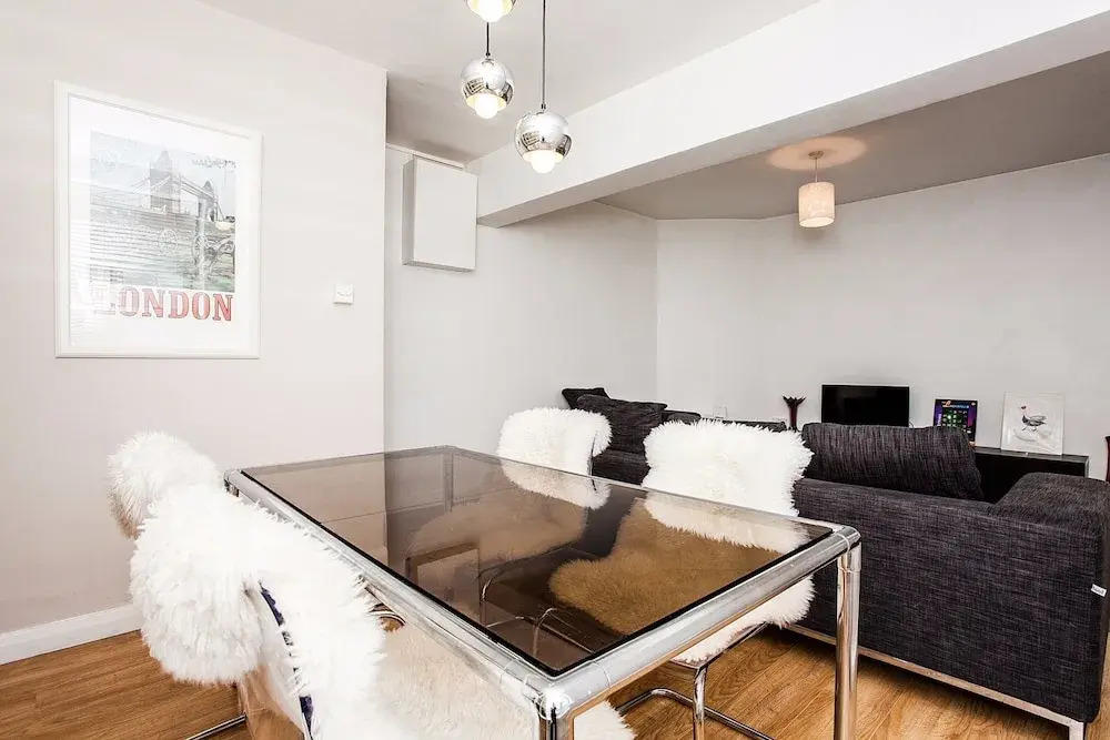 Riverside Cutty Sark 2 Bedroom Retreat