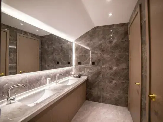 Hualu Wisdom Hotel (Jixi Wanda Plaza Branch)