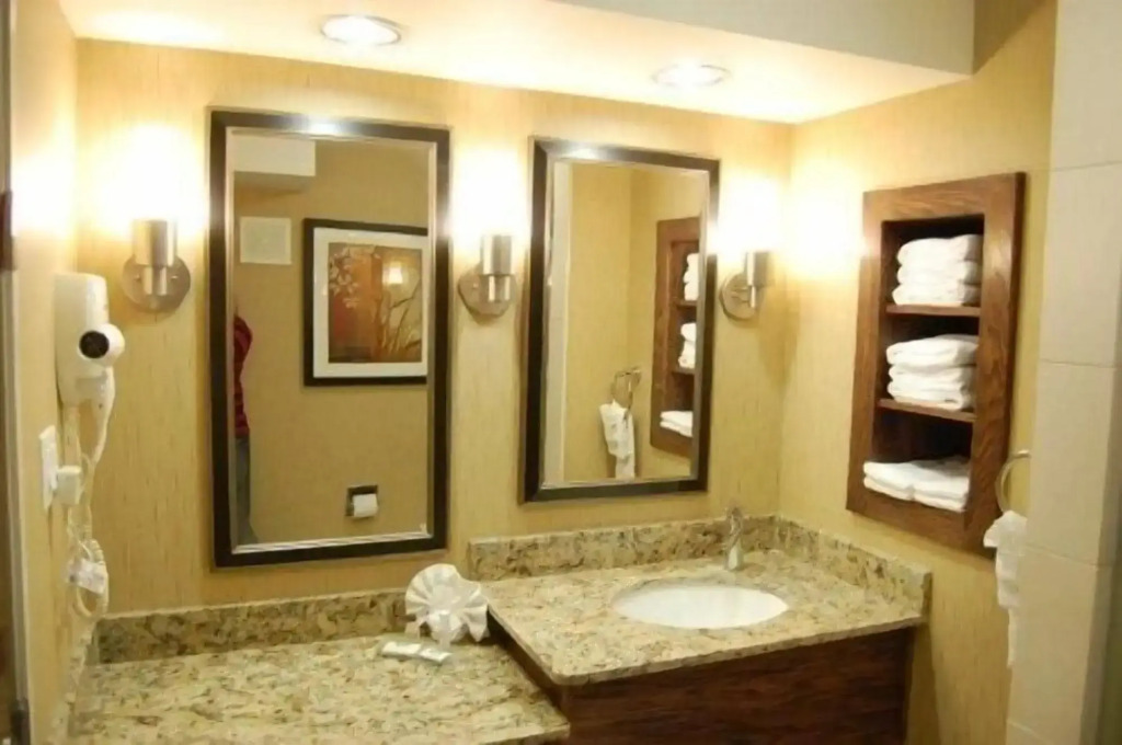 Отель Lux and Spa